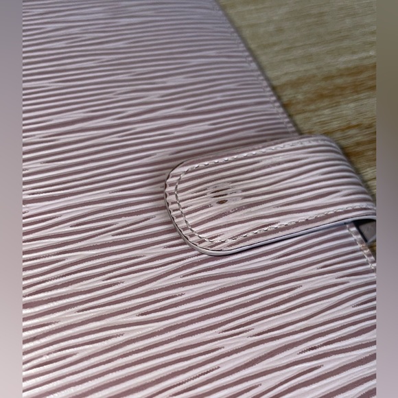 Authentic Louis Vuitton Vintage Epi Leather Agenda MM - Picture 3 of 12